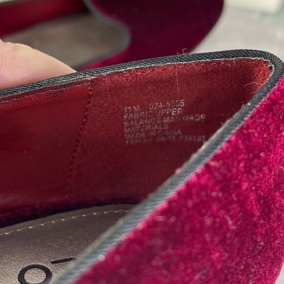 Liz & Co. size 11 burgundy low wedge velvet shoes - Picture 9 of 9